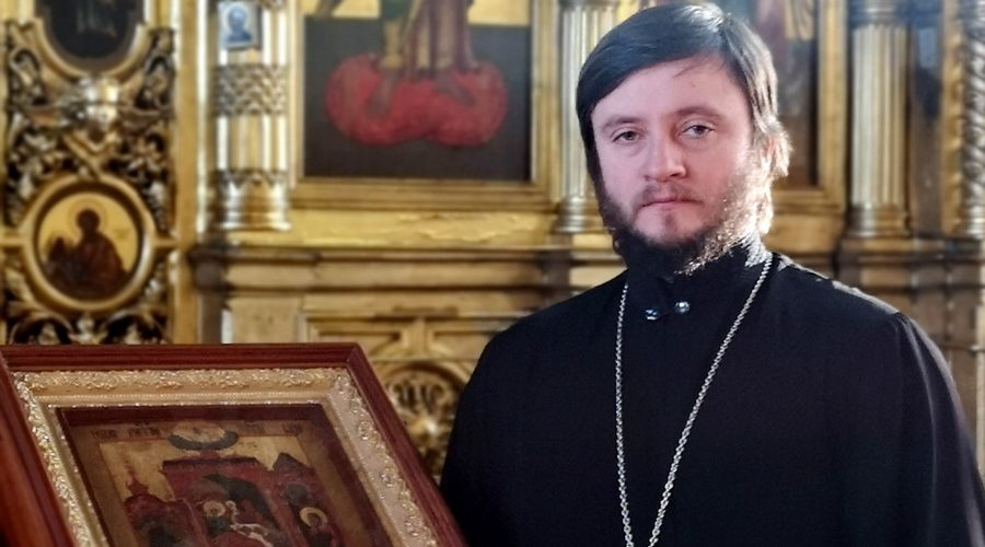 Священник Андрей Беленков