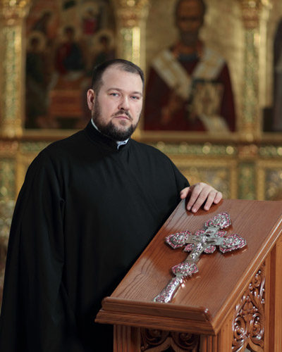 Священник Сергий Головенко