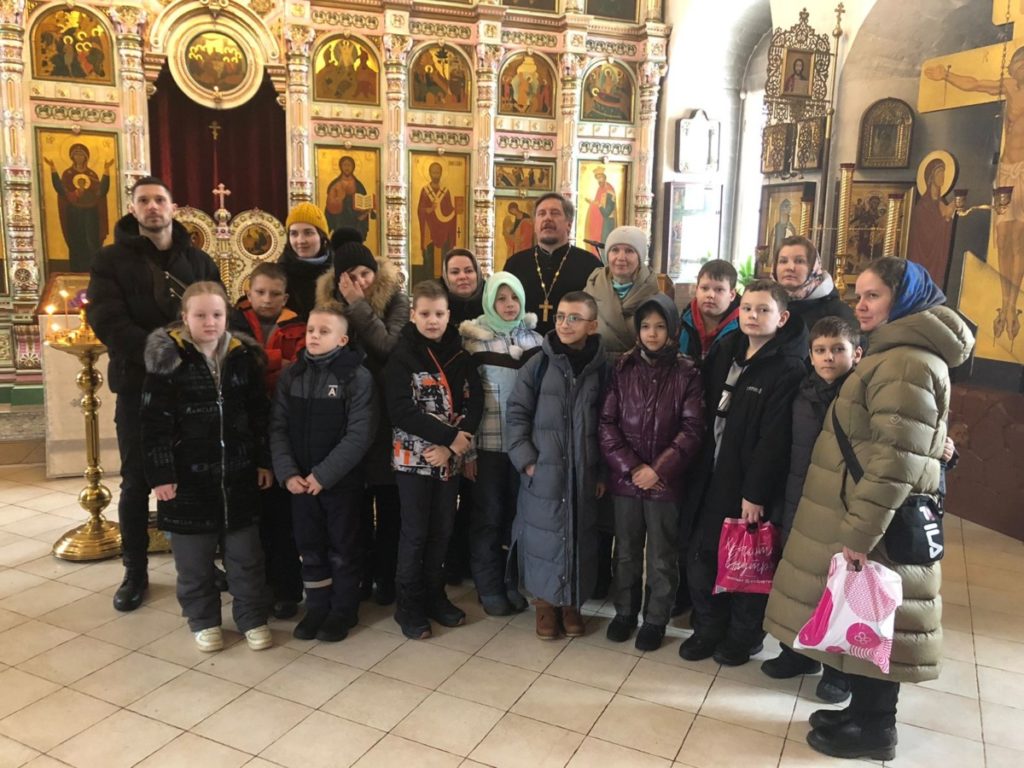 Посещение Никольского храма в Полтево воспитанниками гимназии №11