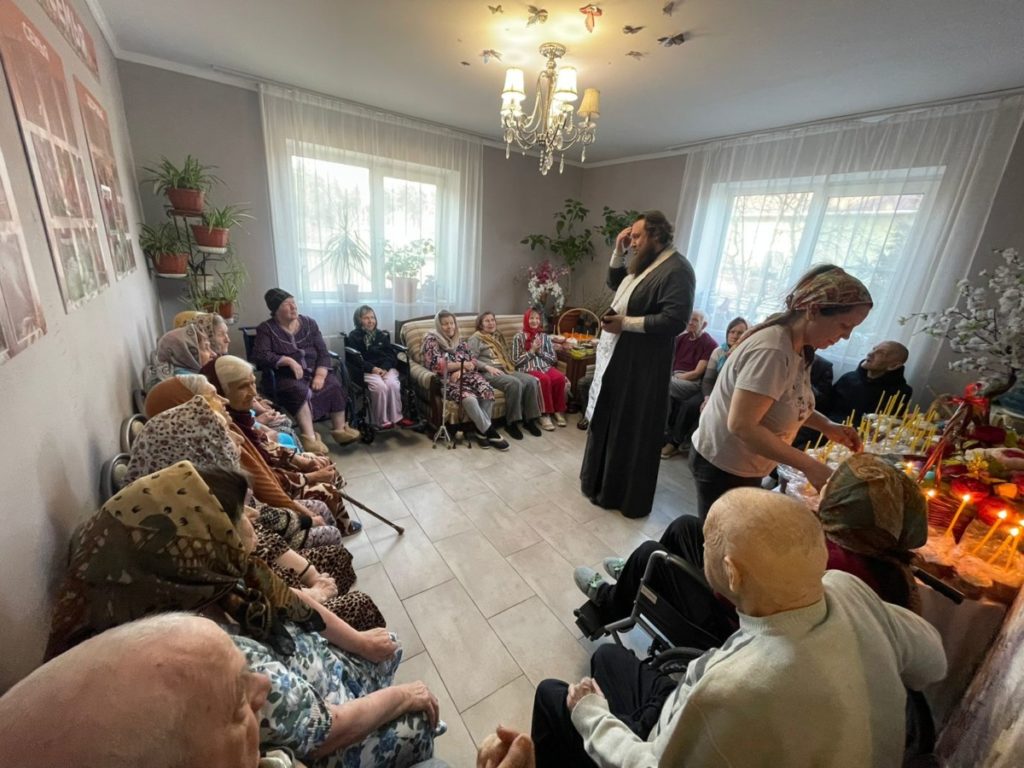 Посещение дома престарелых «Вера»