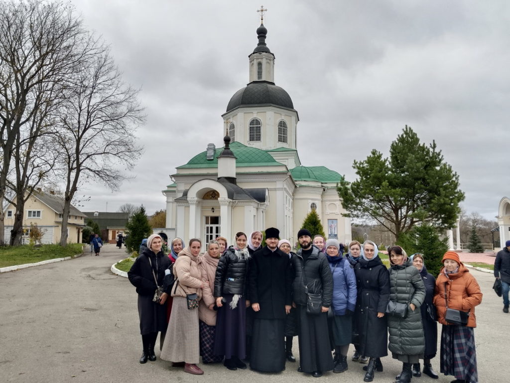 Паломническая поездка прихожан Серафимовского храма