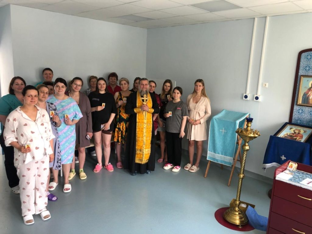 Посещение родильного дома в Саввино и освящение палат и медицинского оборудования