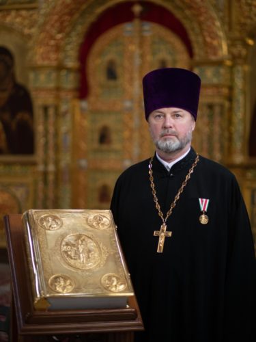 Священник Александр Иванов