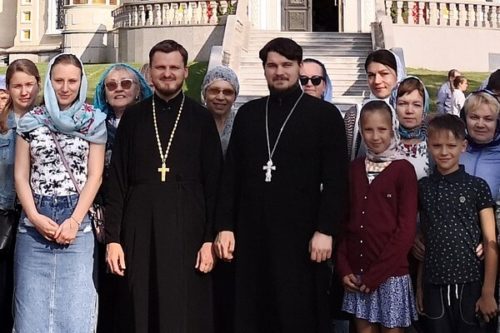 Паломничество в Дубровицы
