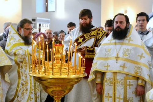 Первая Литургия в Екатерининском храме