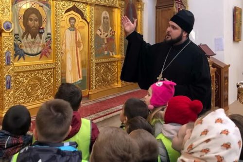 Маленькие гости в Александро-Невском храме