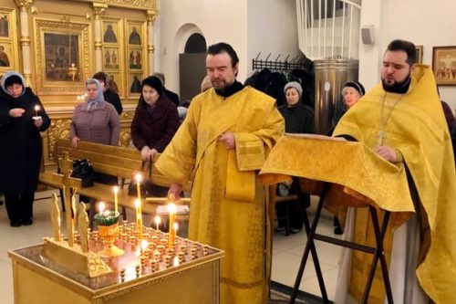 Панихида по воинам в Александро-Невском храме