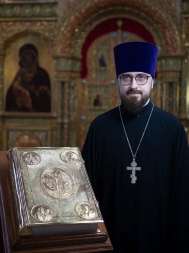 Священник Владислав Бараненко